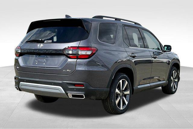 new 2025 Honda Pilot car, priced at $53,075