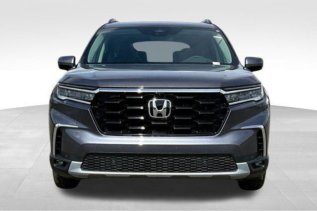 new 2025 Honda Pilot car, priced at $53,075