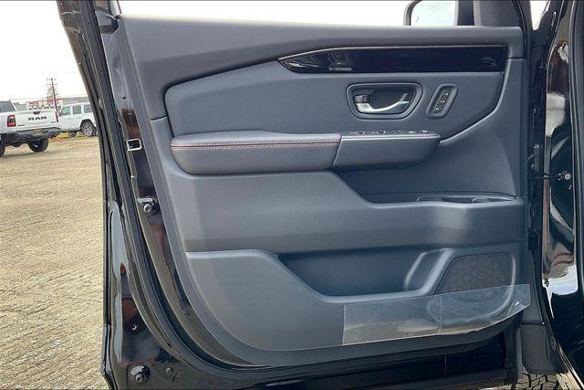 new 2025 Honda Pilot car, priced at $49,395