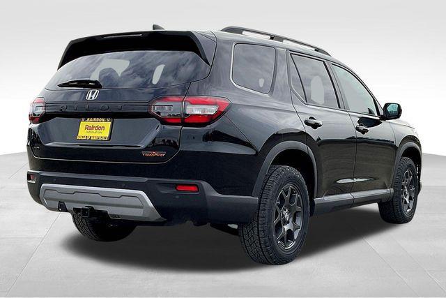 new 2025 Honda Pilot car, priced at $49,395
