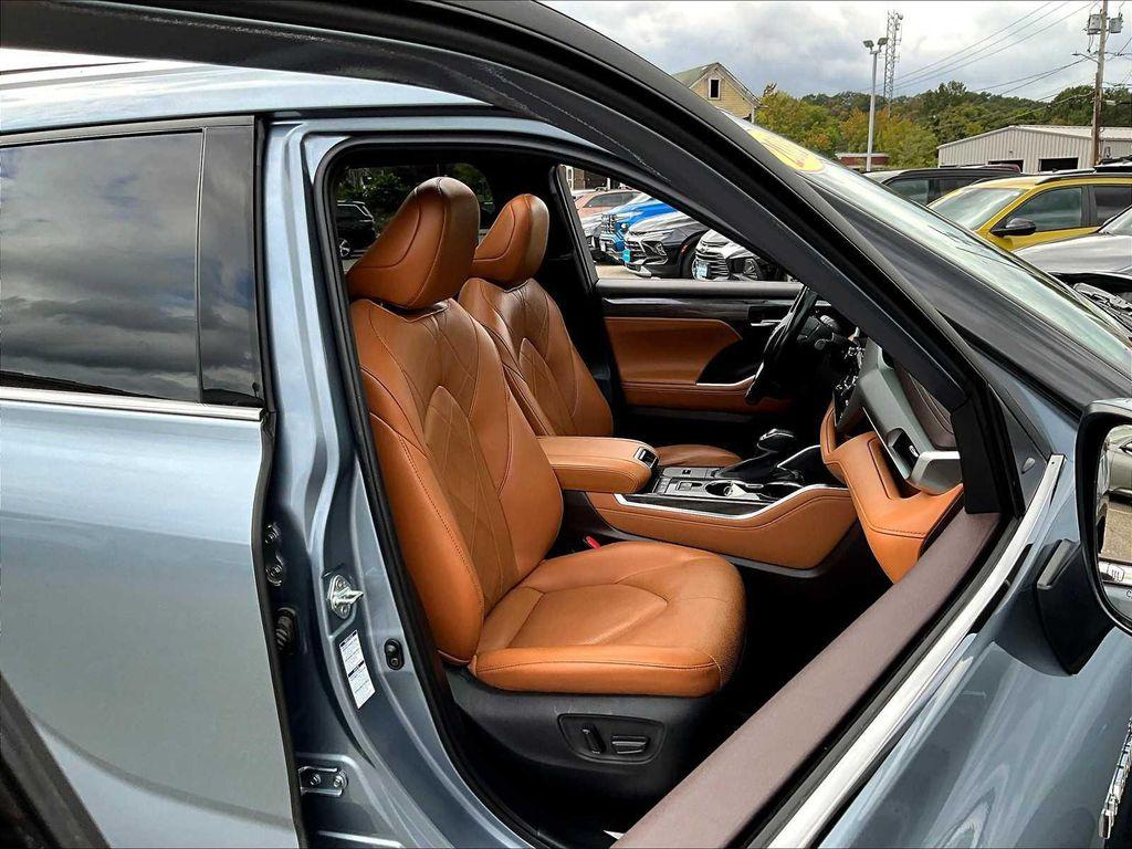 used 2021 Toyota Highlander Hybrid car, priced at $35,798
