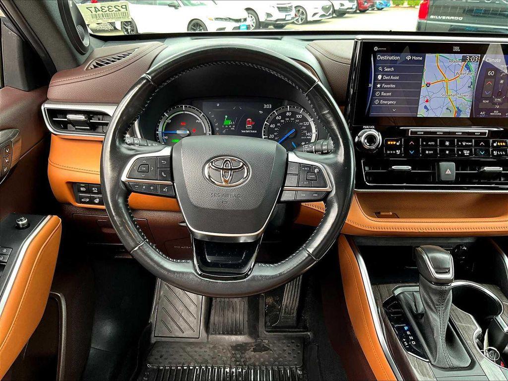 used 2021 Toyota Highlander Hybrid car, priced at $35,798