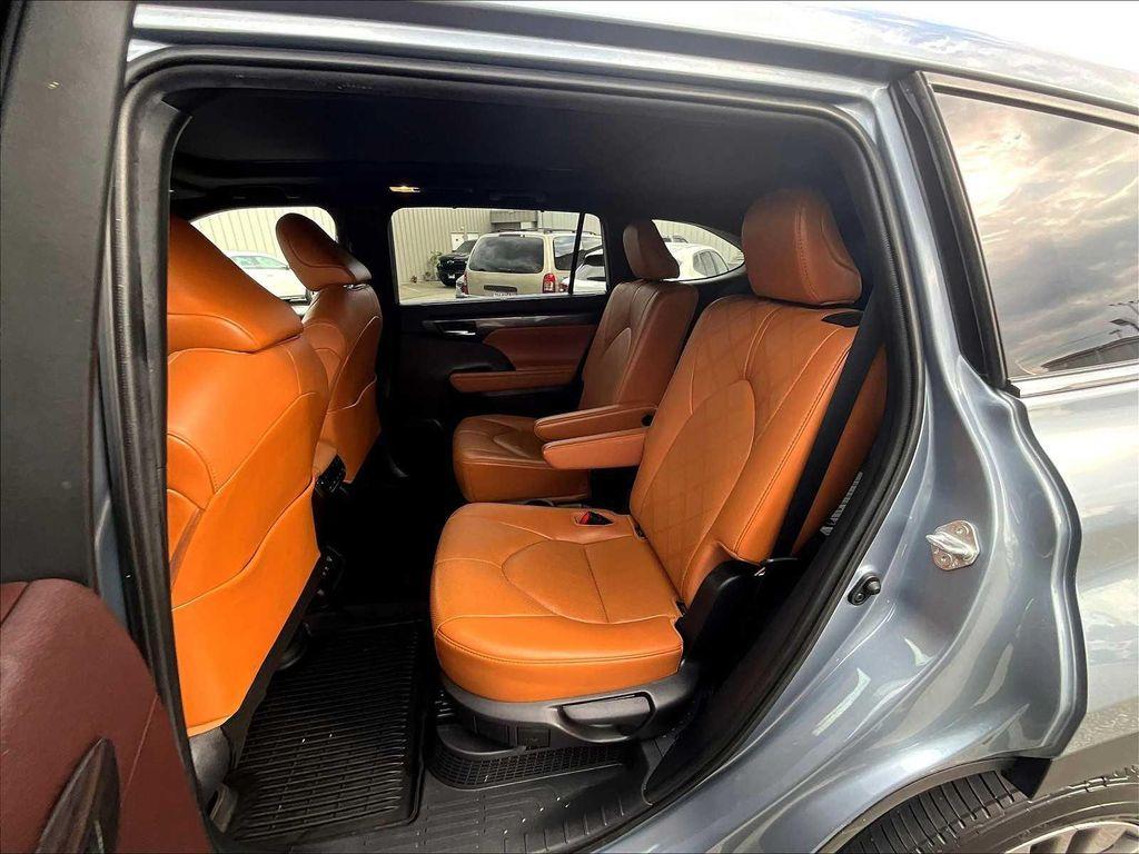 used 2021 Toyota Highlander Hybrid car, priced at $35,798
