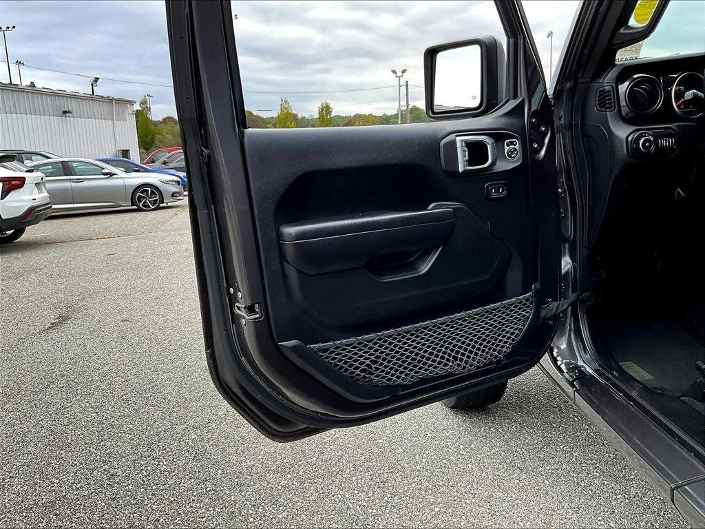 used 2021 Jeep Wrangler Unlimited car, priced at $34,111