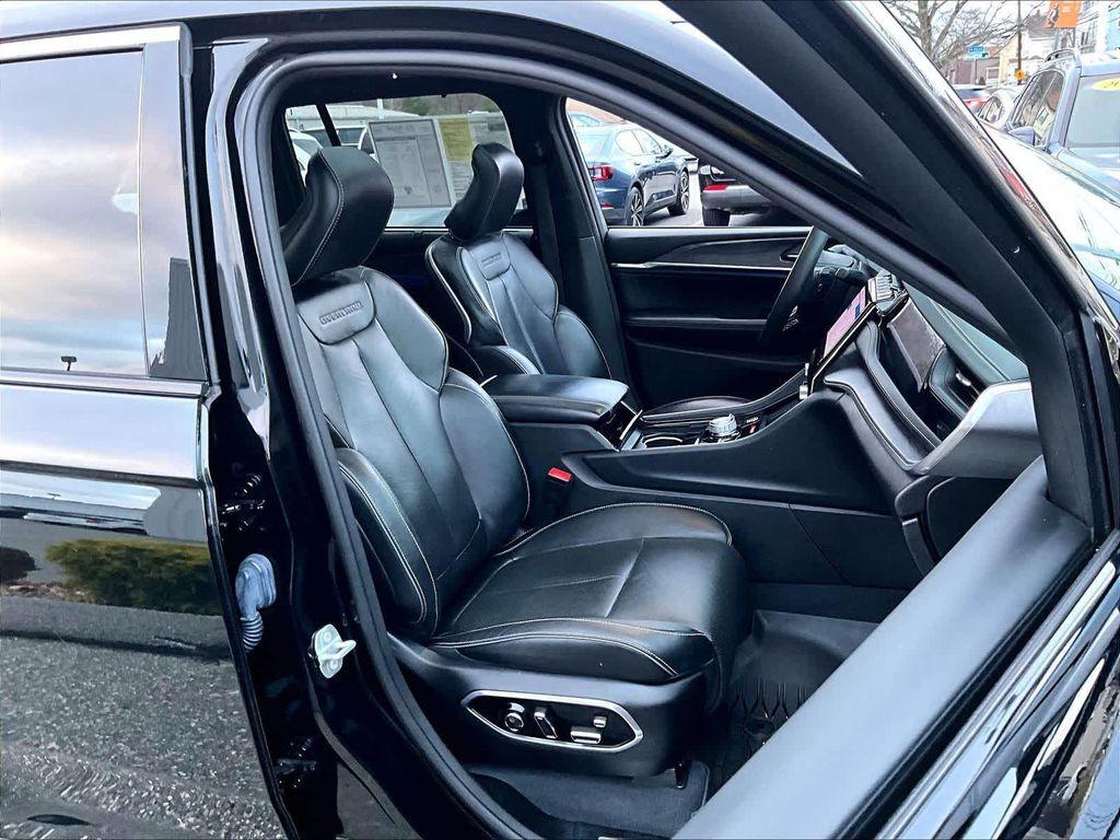 used 2023 Jeep Grand Cherokee car, priced at $35,956