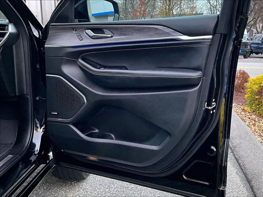 used 2023 Jeep Grand Cherokee car, priced at $35,956