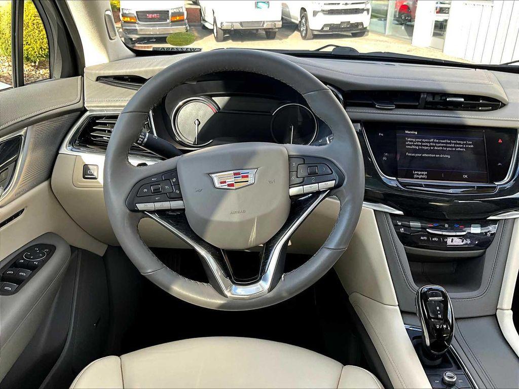 used 2023 Cadillac XT6 car, priced at $35,987