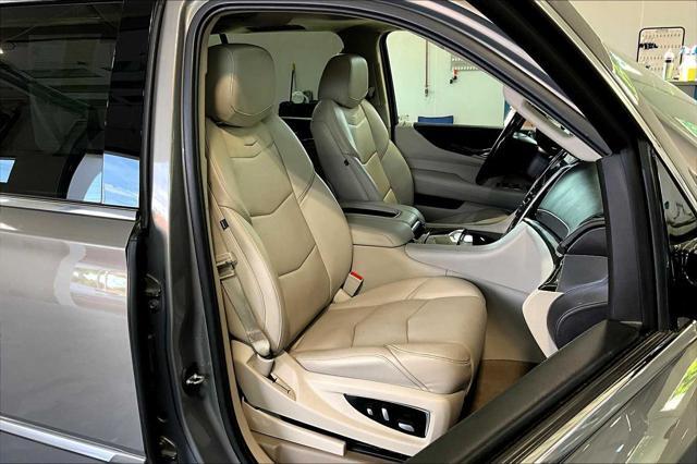 used 2019 Cadillac Escalade ESV car, priced at $33,137