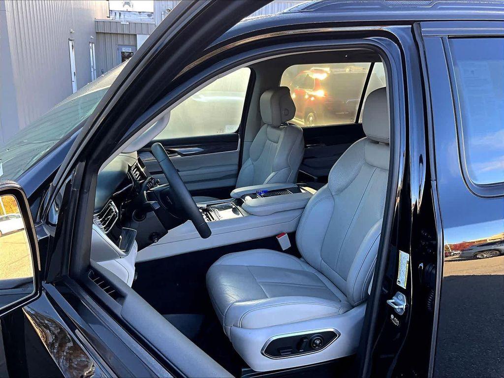 used 2022 Jeep Wagoneer car, priced at $46,851