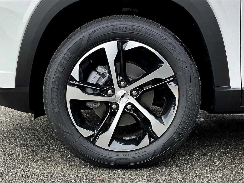 new 2025 Chevrolet Trax car, priced at $24,305