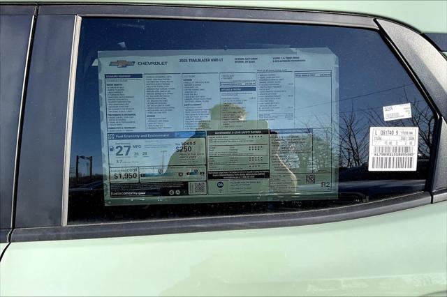new 2025 Chevrolet TrailBlazer car, priced at $29,330