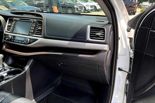 used 2019 Toyota Highlander car, priced at $29,775