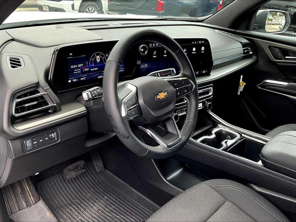 new 2025 Chevrolet Traverse car, priced at $42,845