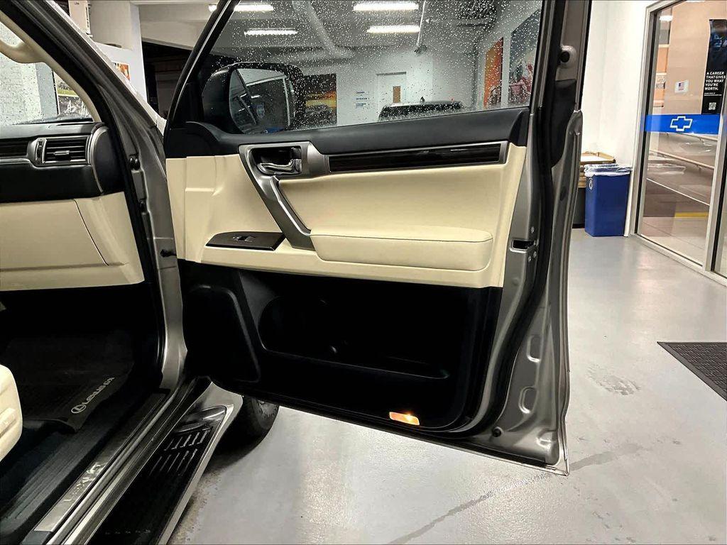 used 2022 Lexus GX 460 car, priced at $41,391