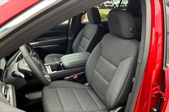 new 2025 Chevrolet Traverse car, priced at $45,015