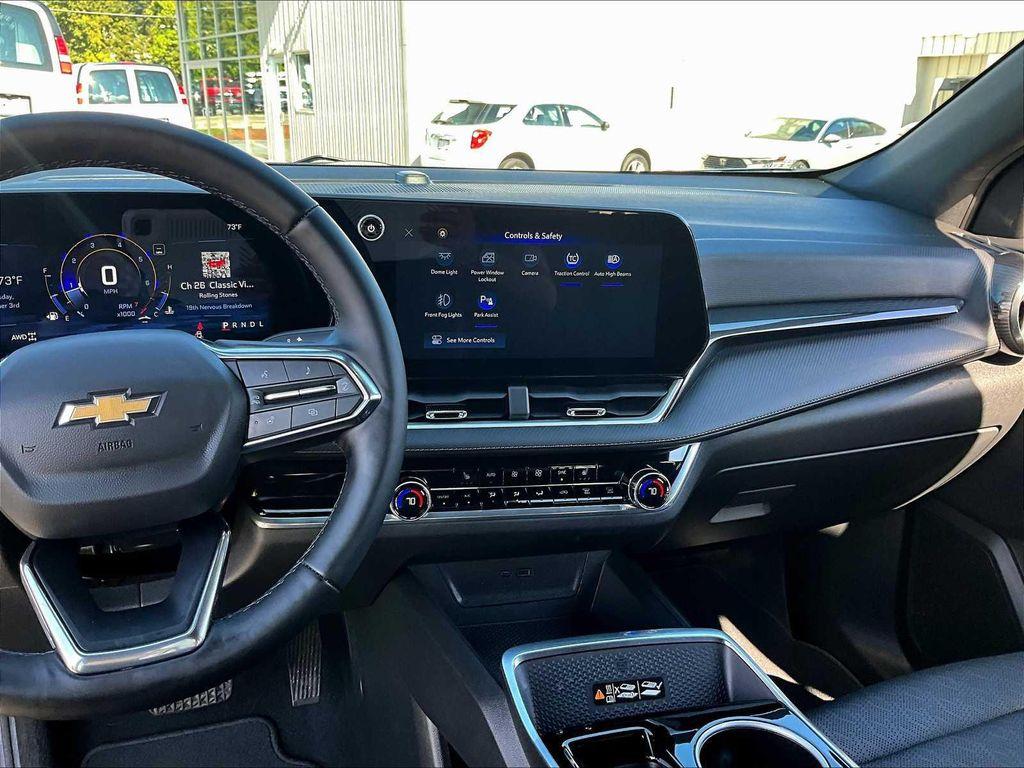 used 2025 Chevrolet Equinox car, priced at $30,977