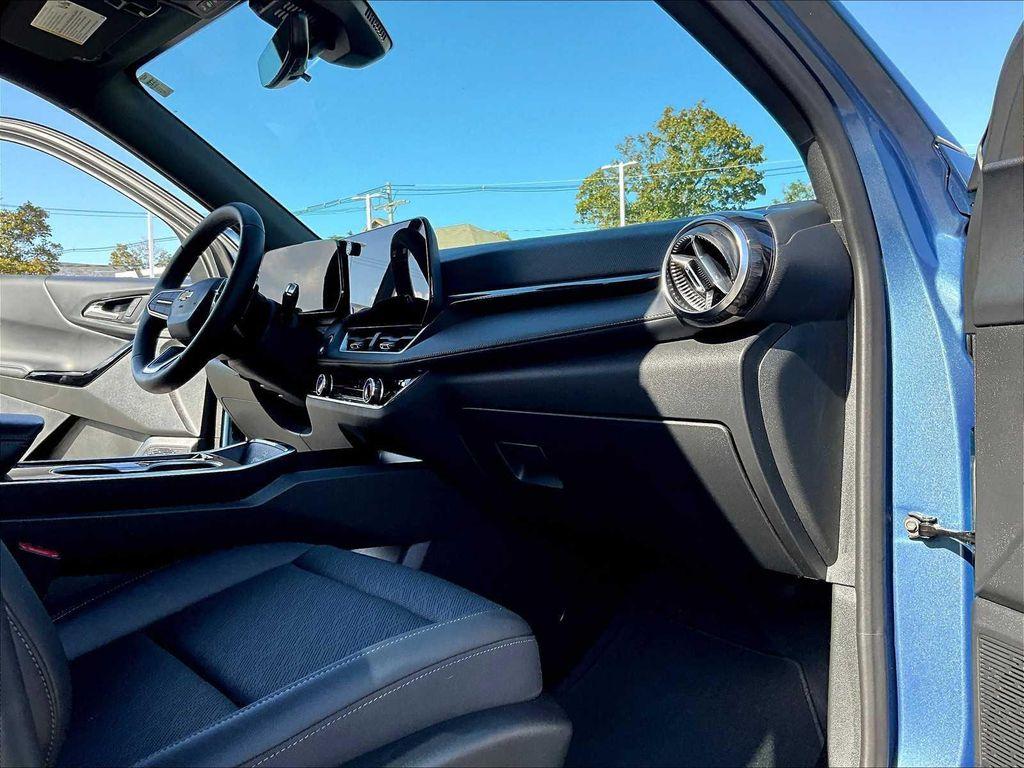 used 2025 Chevrolet Equinox car, priced at $30,977