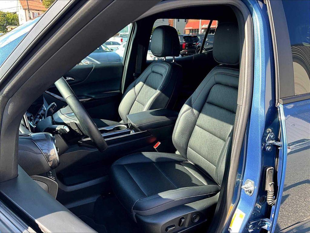 used 2025 Chevrolet Equinox car, priced at $30,977
