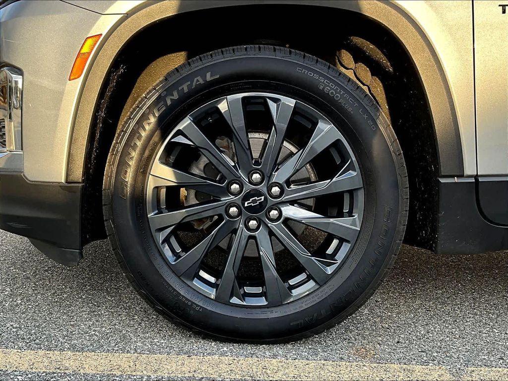 used 2023 Chevrolet Traverse car, priced at $35,888