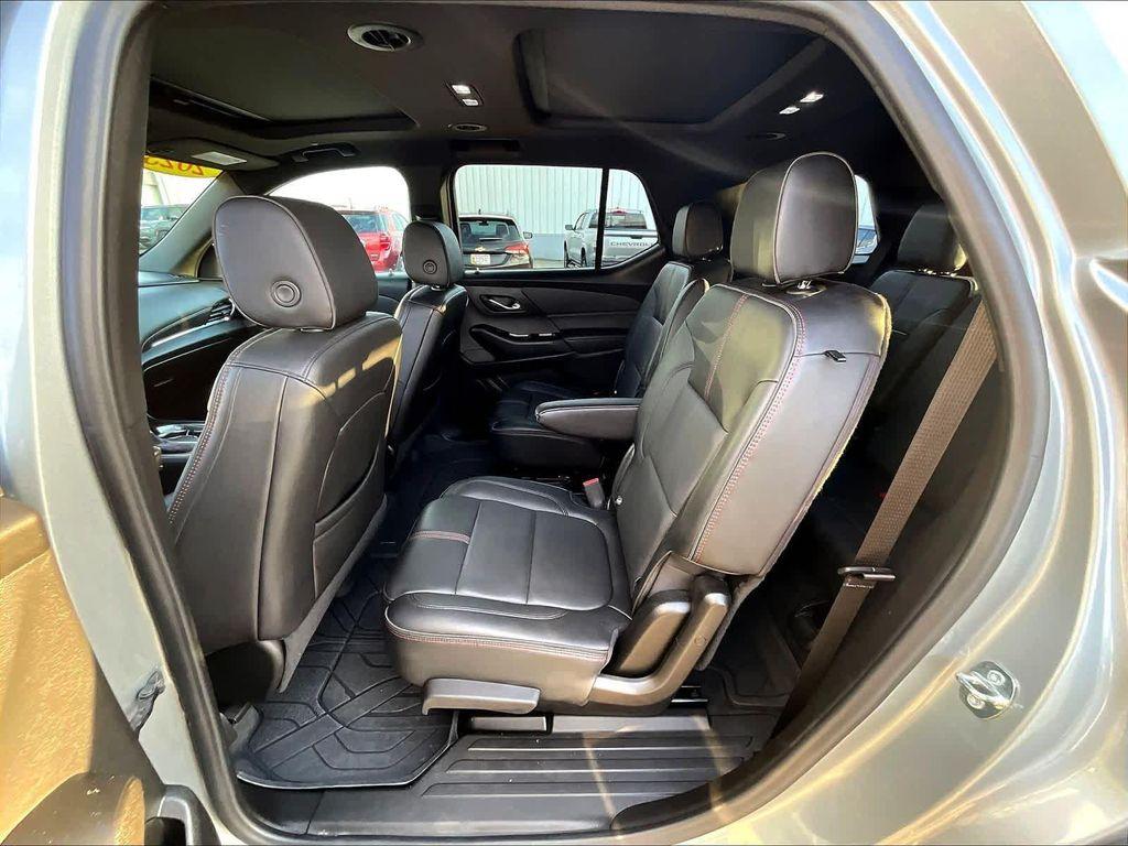 used 2023 Chevrolet Traverse car, priced at $35,888