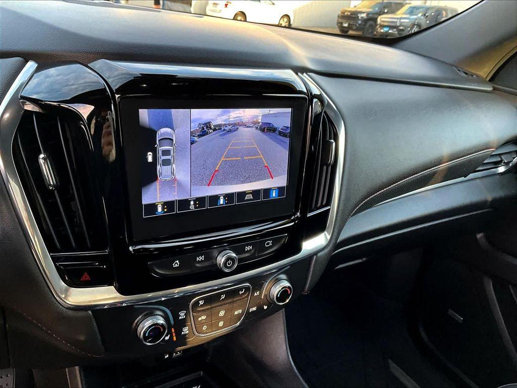 used 2023 Chevrolet Traverse car, priced at $35,888
