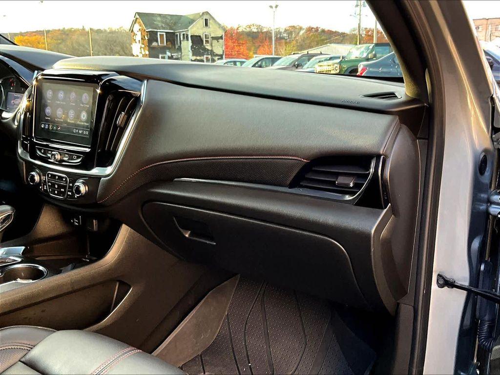 used 2023 Chevrolet Traverse car, priced at $35,888