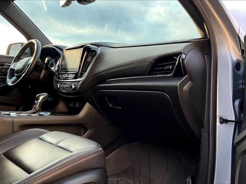 used 2023 Chevrolet Traverse car, priced at $35,888