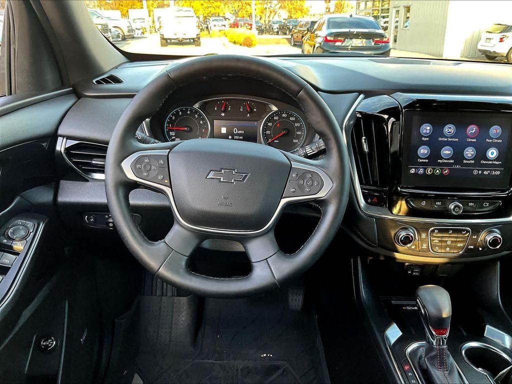 used 2023 Chevrolet Traverse car, priced at $35,888