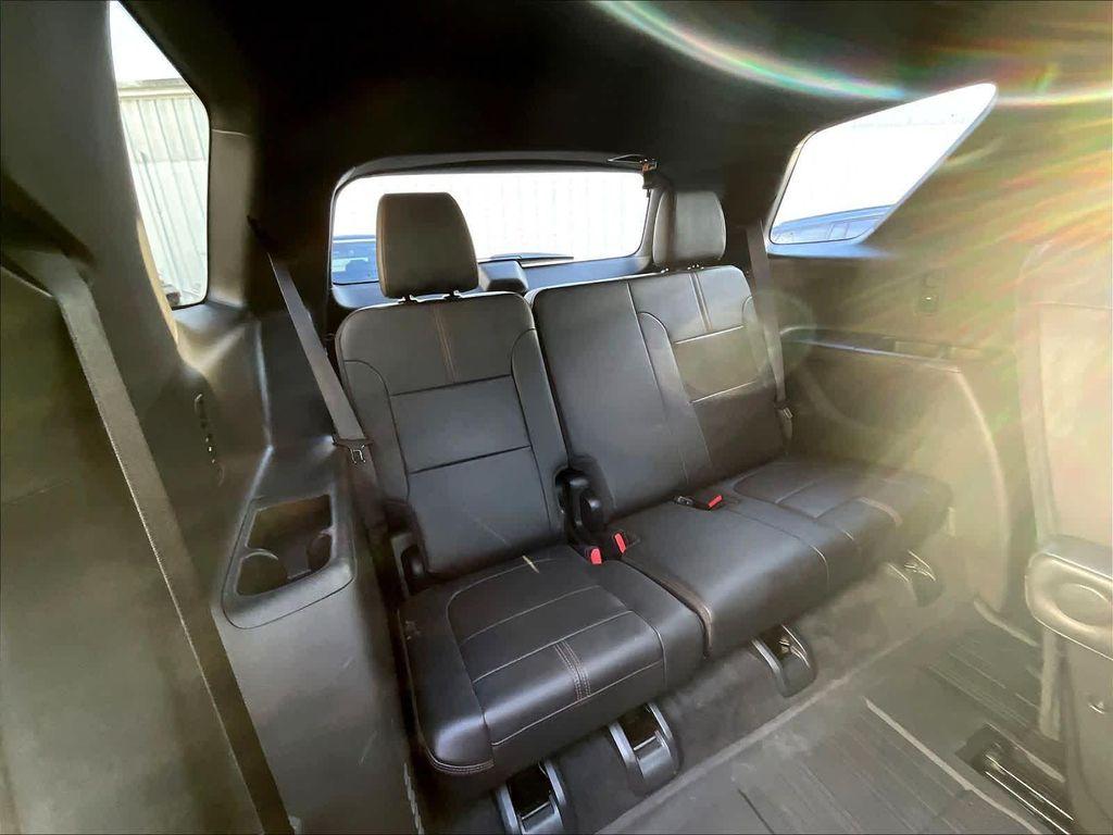 used 2023 Chevrolet Traverse car, priced at $35,888