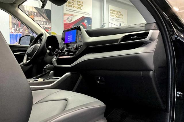used 2024 Toyota Highlander car, priced at $43,765