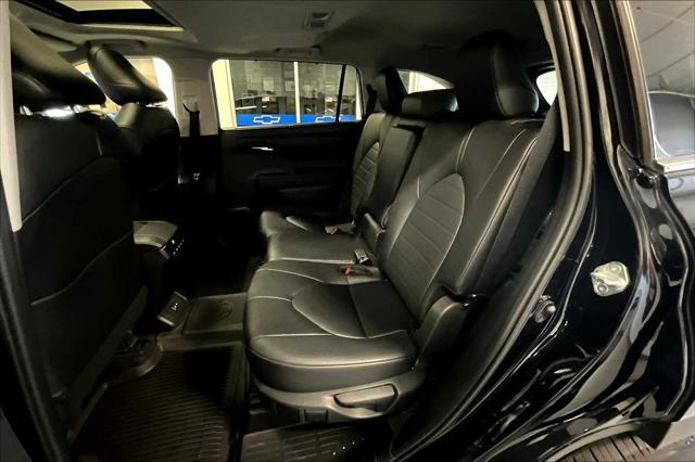 used 2024 Toyota Highlander car, priced at $43,765