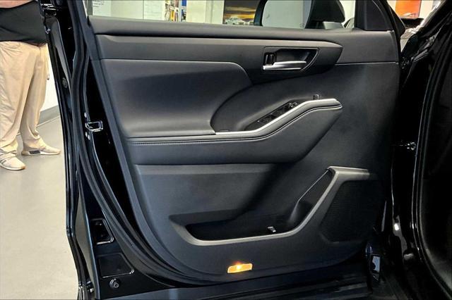 used 2024 Toyota Highlander car, priced at $43,765