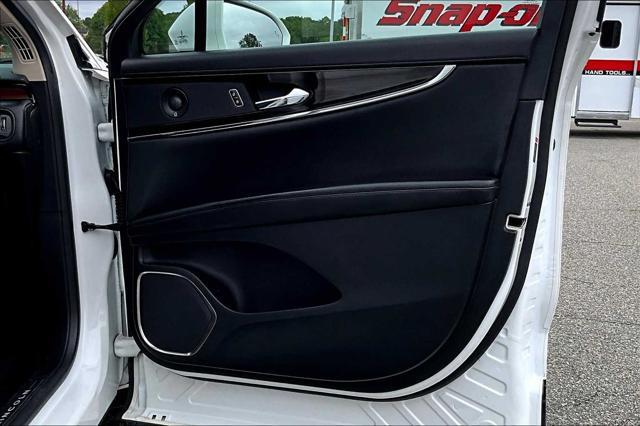 used 2022 Lincoln Nautilus car, priced at $35,567