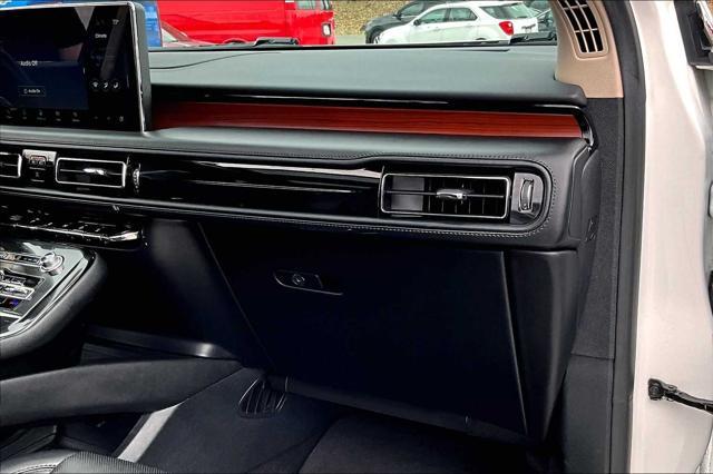 used 2022 Lincoln Nautilus car, priced at $35,567