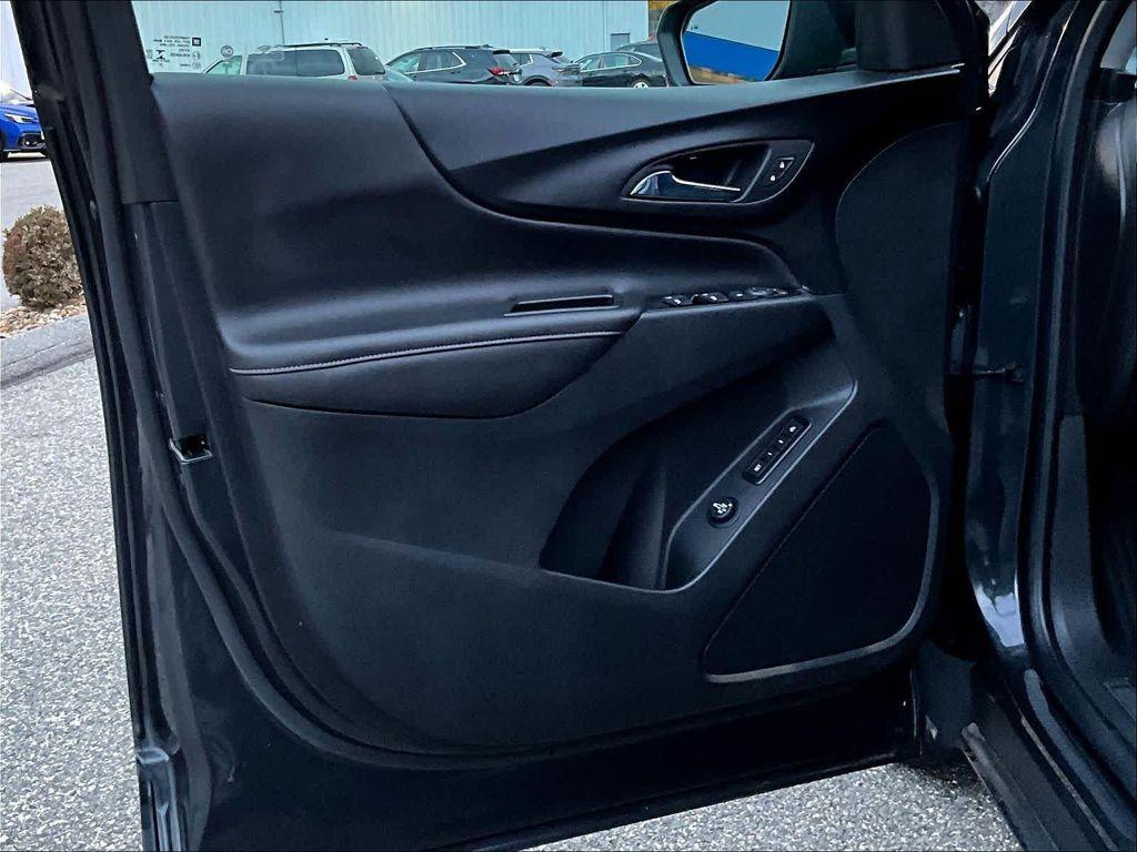 used 2022 Chevrolet Equinox car, priced at $22,982