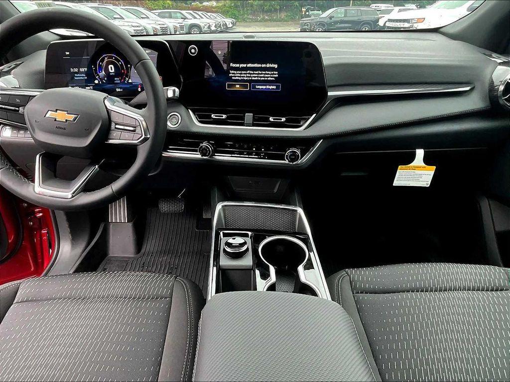 new 2026 Chevrolet Equinox car, priced at $32,090
