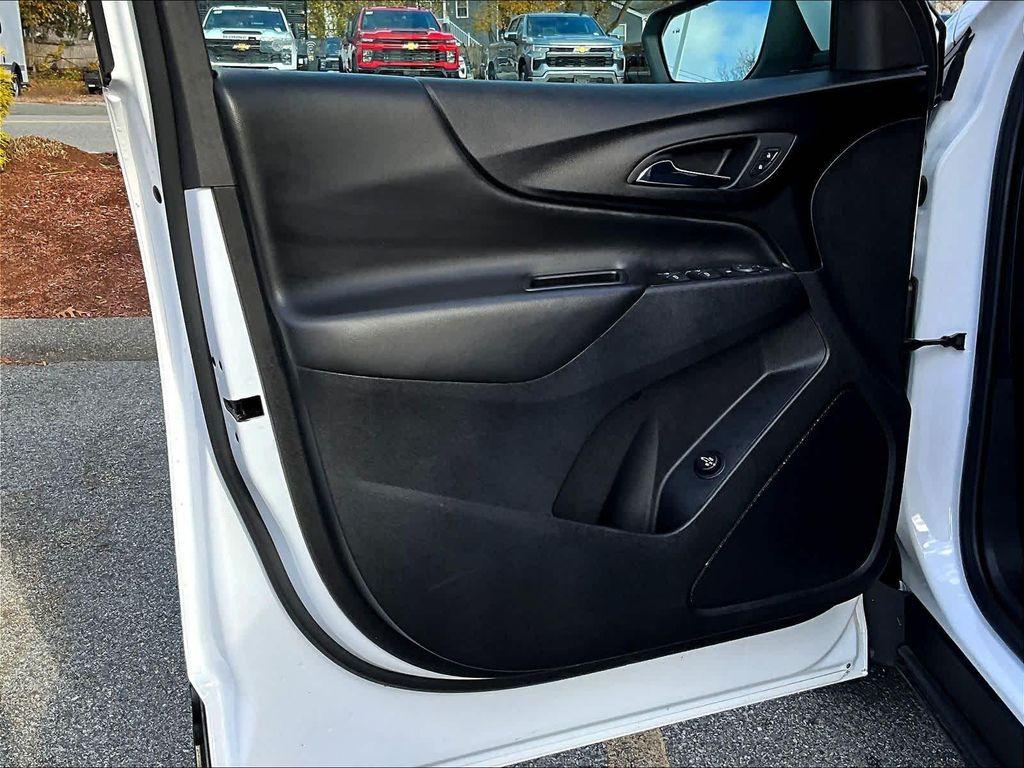 used 2024 Chevrolet Equinox car, priced at $21,991