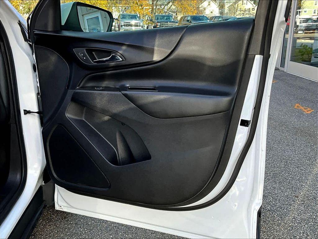 used 2024 Chevrolet Equinox car, priced at $21,991