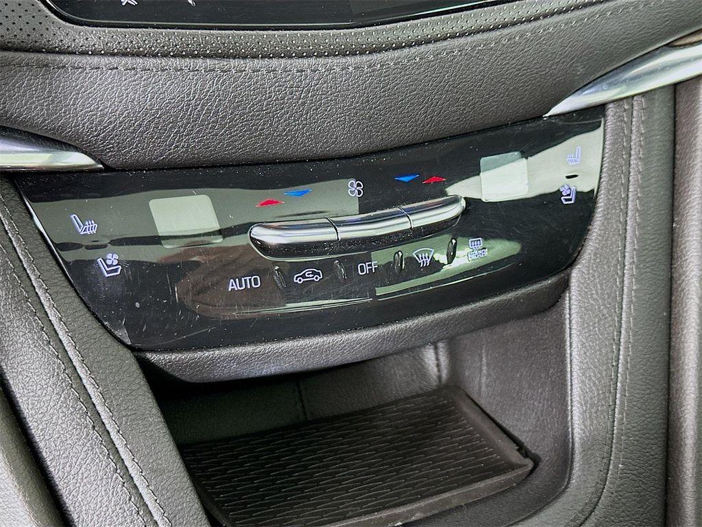 used 2021 Cadillac XT5 car, priced at $35,340