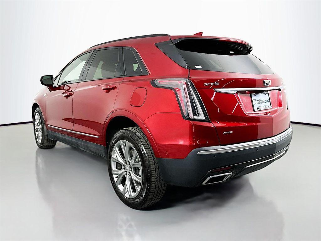 used 2021 Cadillac XT5 car, priced at $35,340