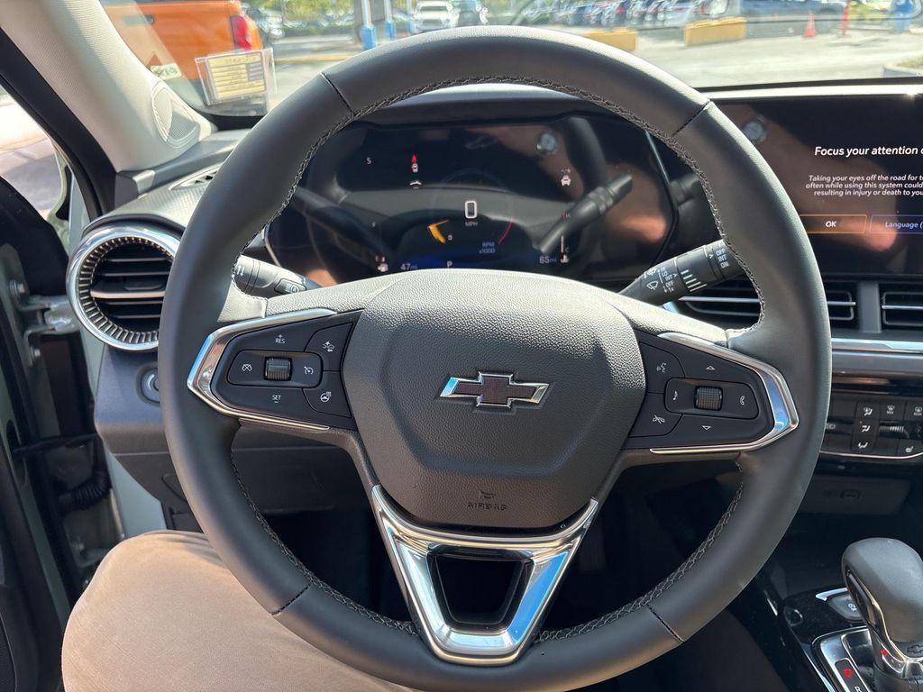 new 2025 Chevrolet Trax car, priced at $27,206
