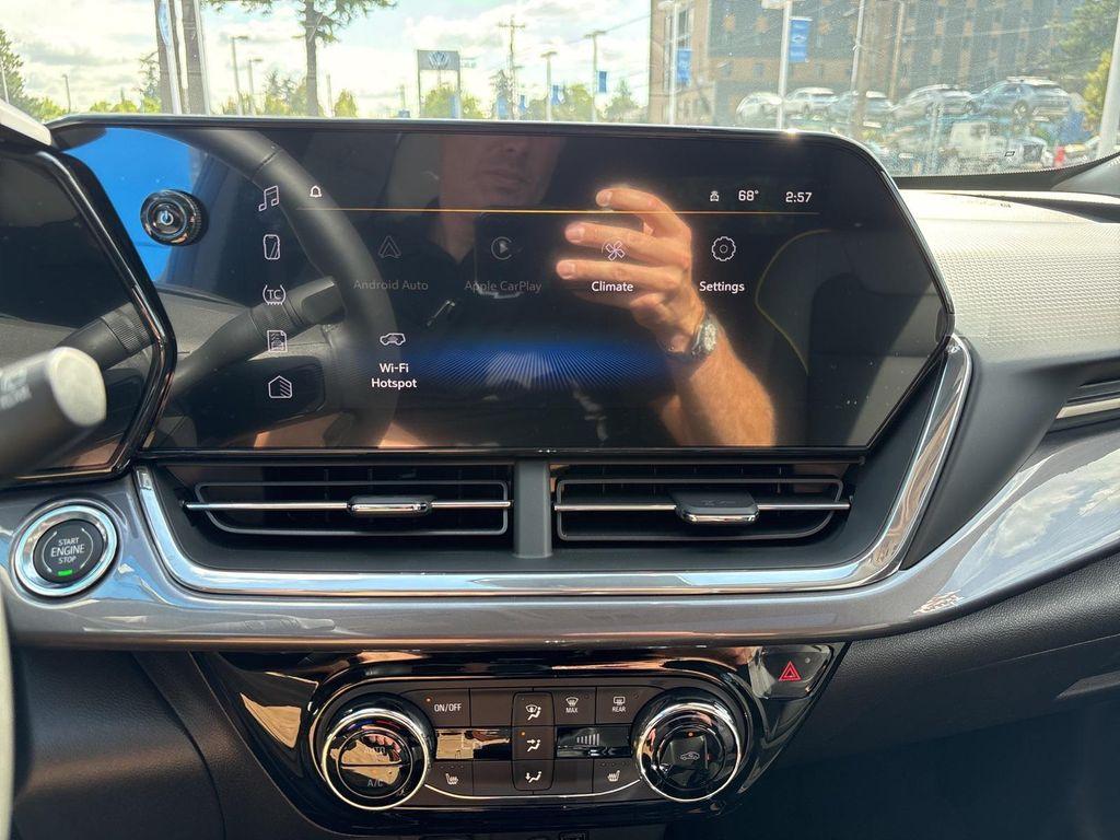 new 2025 Chevrolet Trax car, priced at $27,206