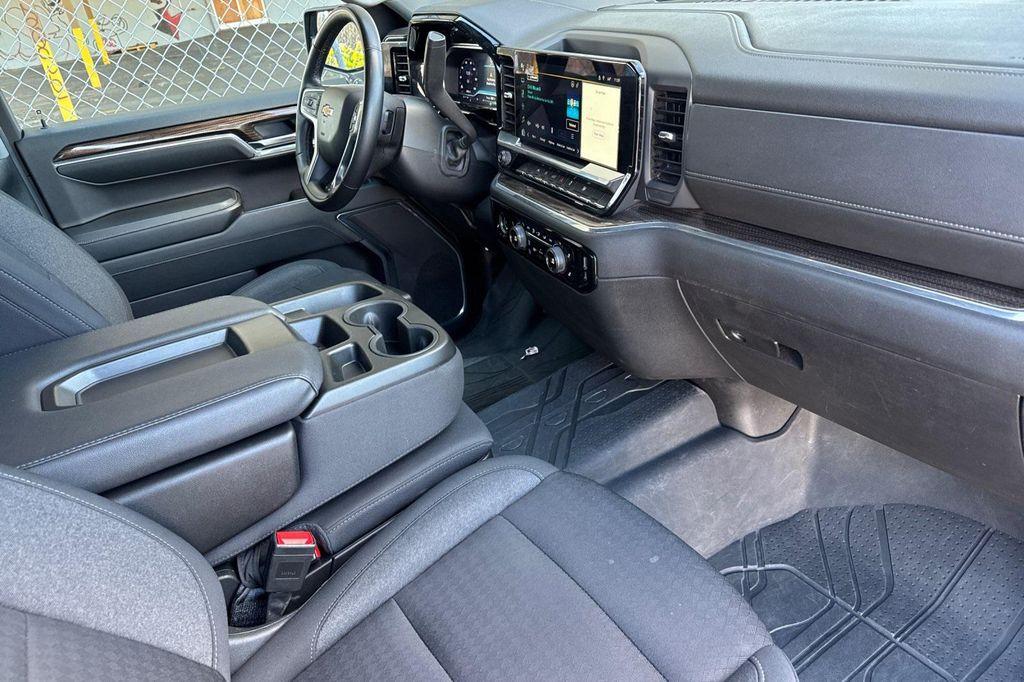used 2024 Chevrolet Silverado 1500 car, priced at $35,243