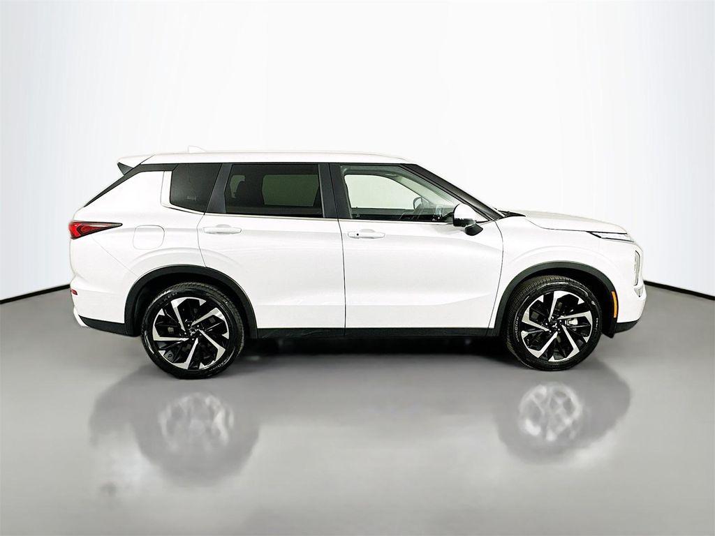 used 2024 Mitsubishi Outlander car, priced at $25,099
