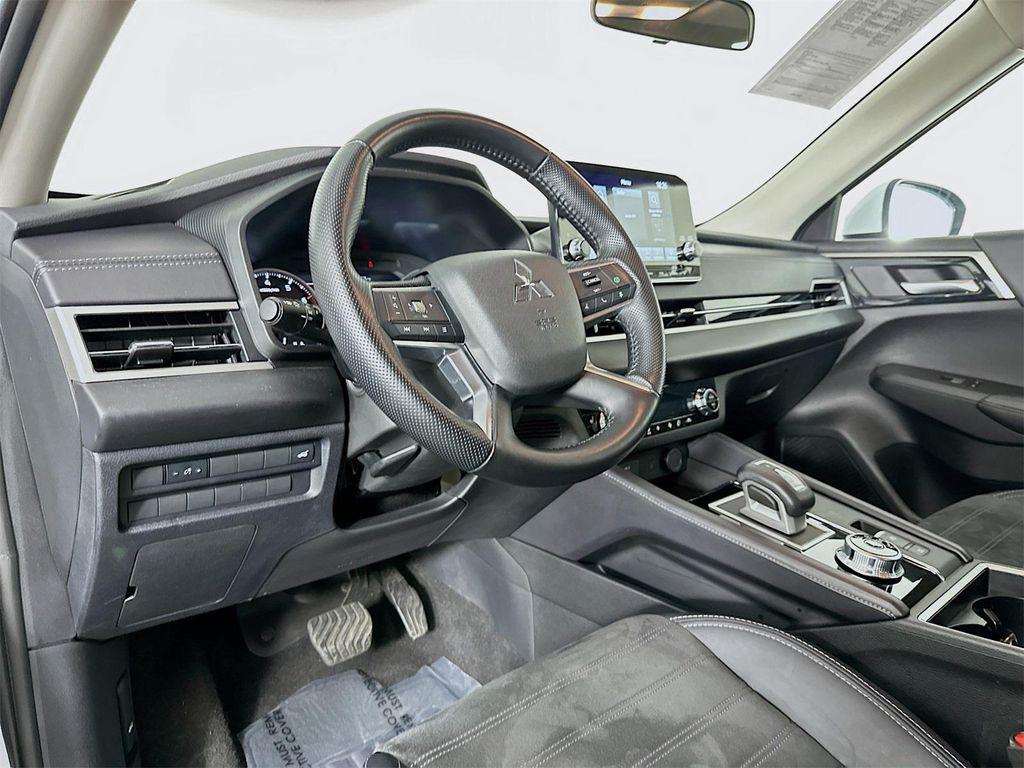 used 2024 Mitsubishi Outlander car, priced at $25,099