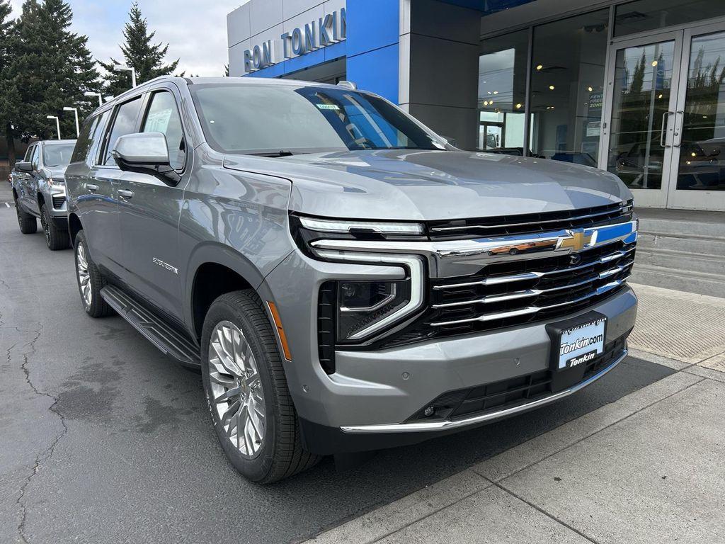 new 2025 Chevrolet Suburban car, priced at $72,199