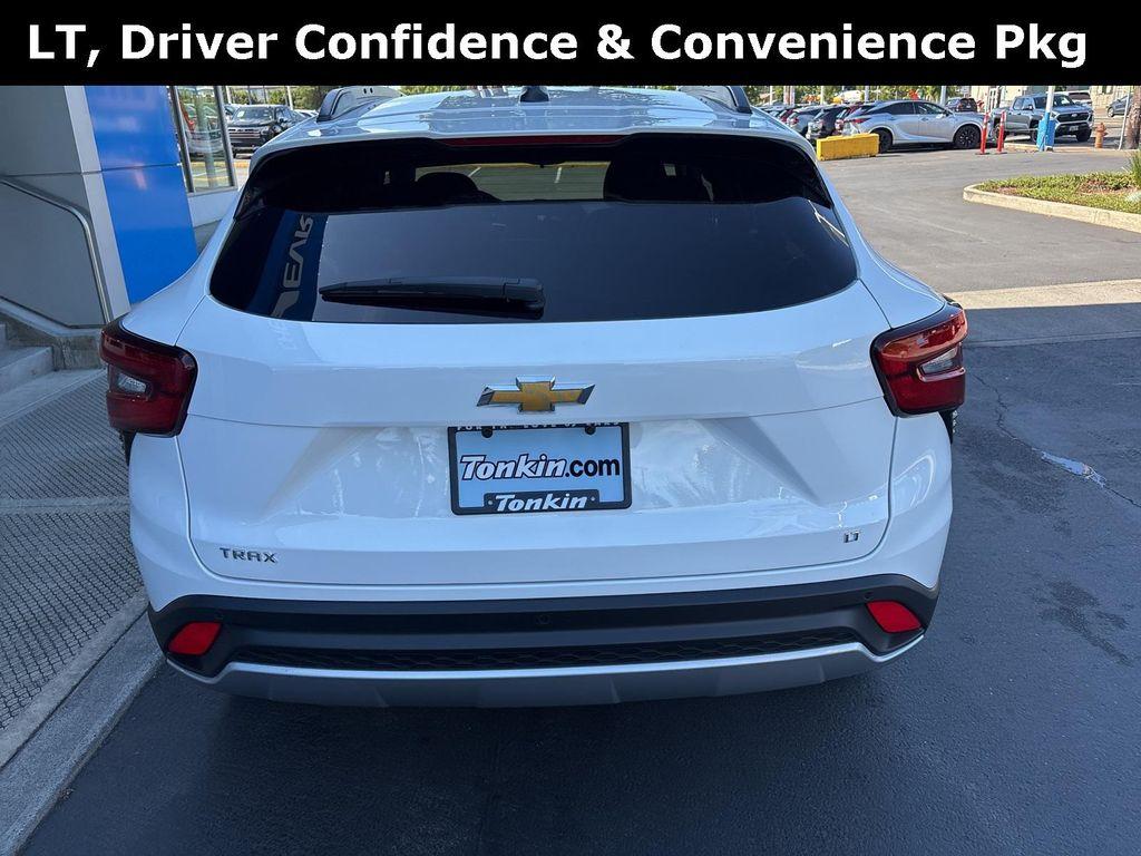 new 2025 Chevrolet Trax car, priced at $24,211