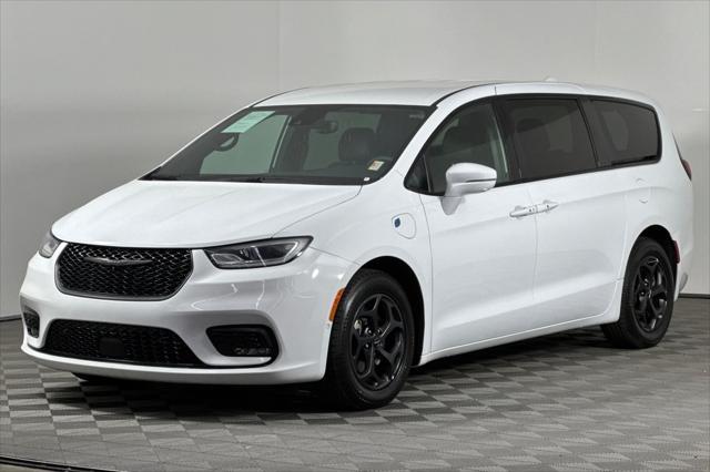 used 2022 Chrysler Pacifica Hybrid car, priced at $26,795