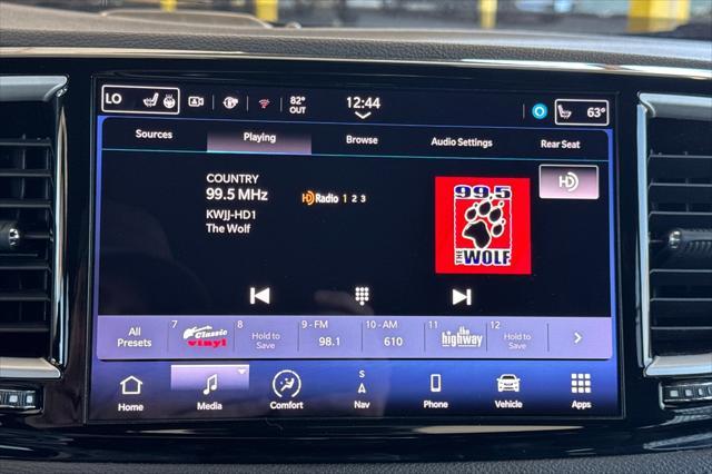 used 2022 Chrysler Pacifica Hybrid car, priced at $26,795