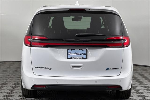 used 2022 Chrysler Pacifica Hybrid car, priced at $26,795